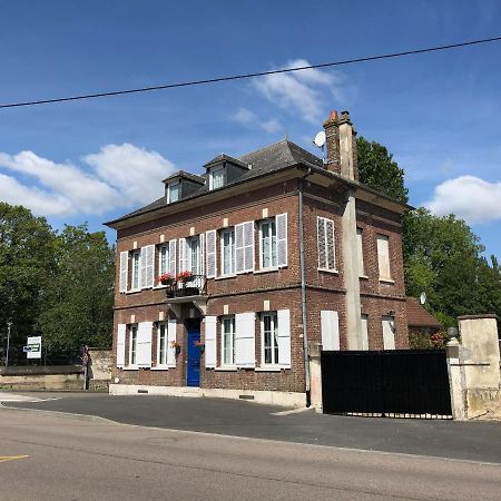 Maison Quatre Freres Лувье Экстерьер фото