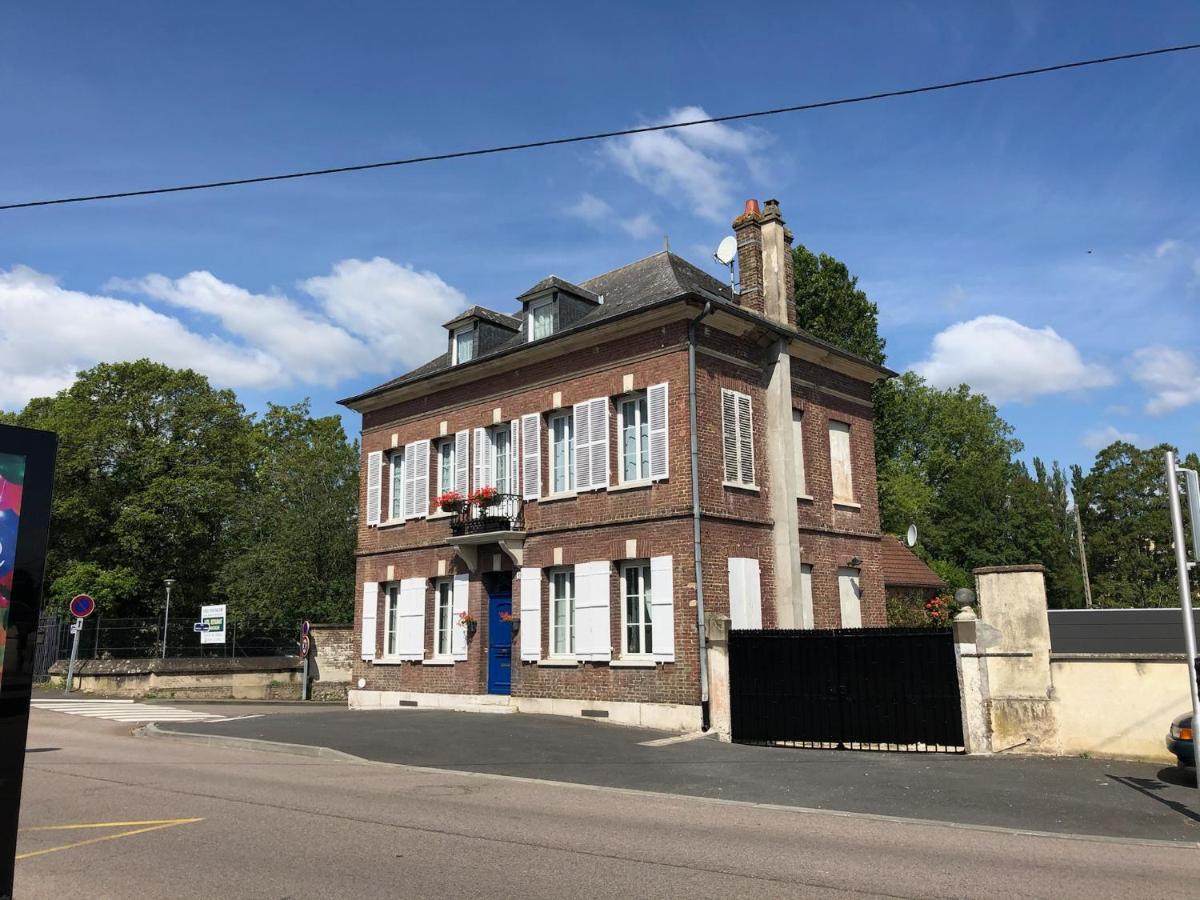 Maison Quatre Freres Лувье Экстерьер фото