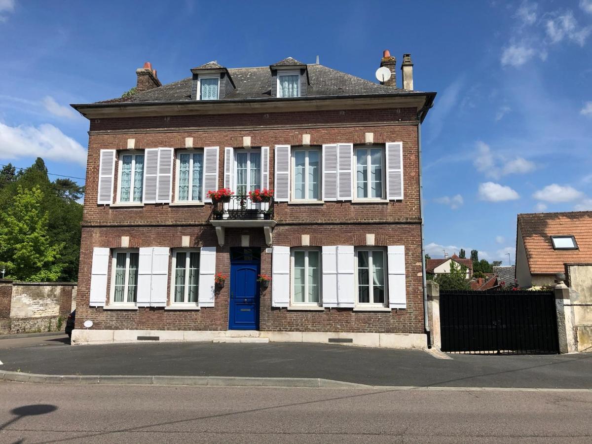 Maison Quatre Freres Лувье Экстерьер фото